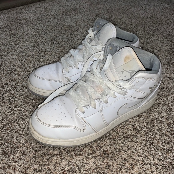 SOLD nike air jordan mid white - Picture 7 of 8